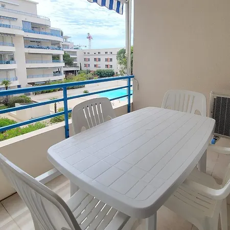 Charming T2 With Pool And Balcony In Fréjus